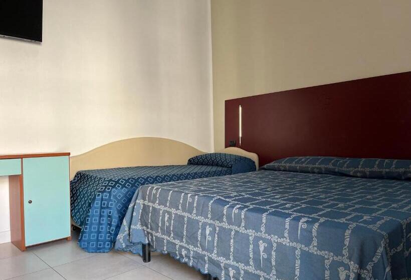 هتل Fellini Rimini