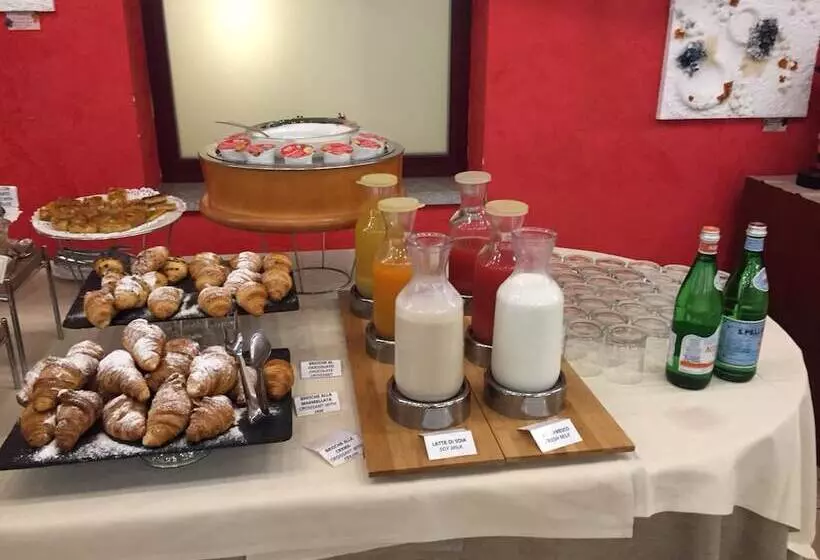 Отель Lovere Resort & Spa