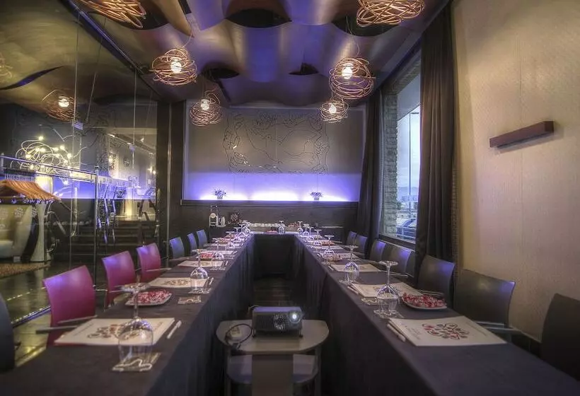 호텔 Petit Palace Tamarises