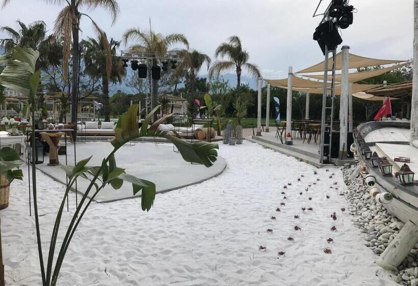 هتل Presa Di Finica