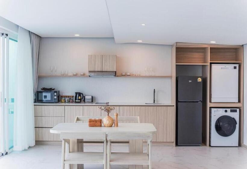 هتل Replay Pool Villa