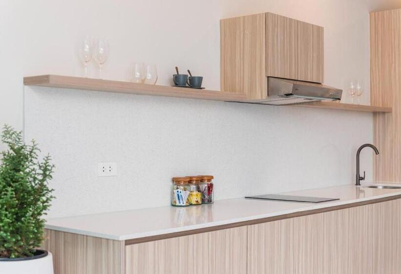 هتل Replay Pool Villa