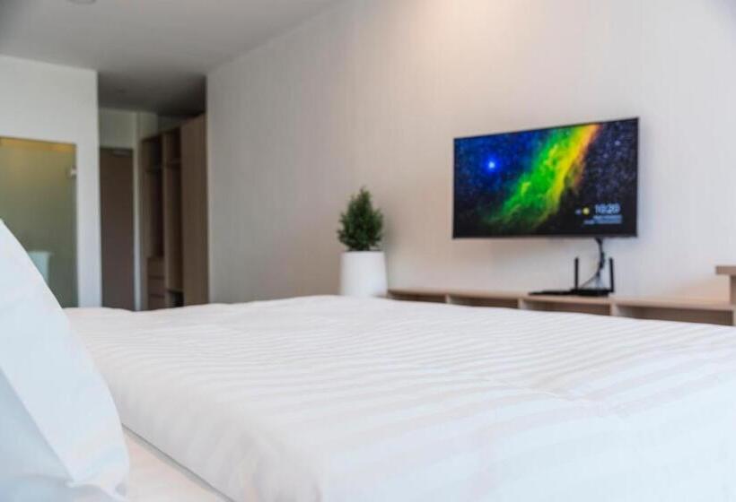 هتل Replay Pool Villa