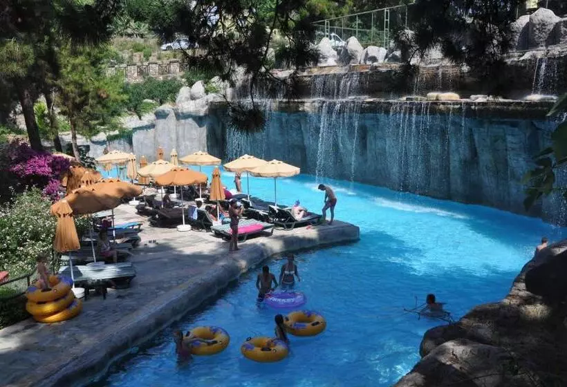 Отель Utopia World