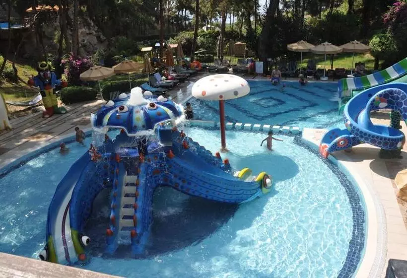 Отель Utopia World