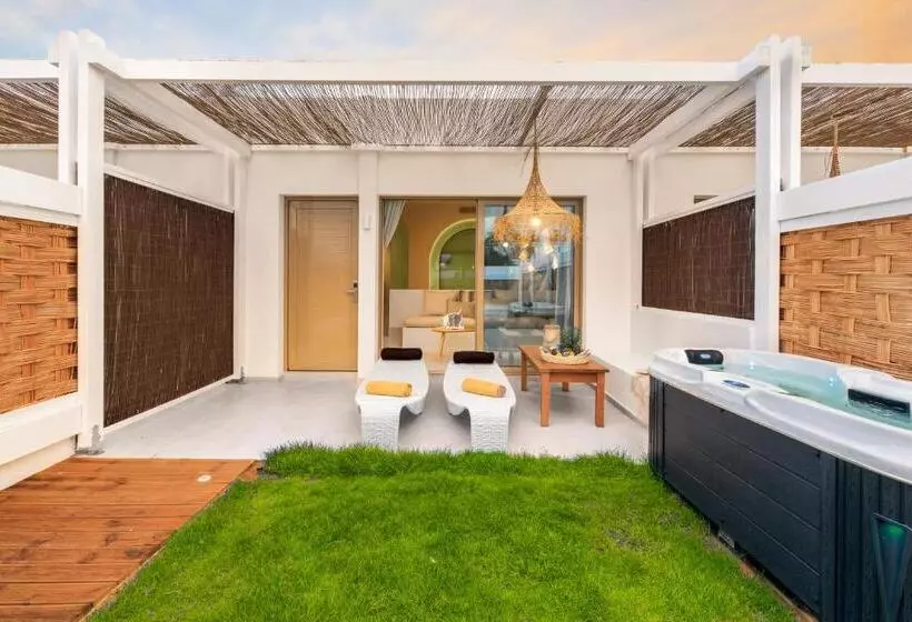 Oceanis Beach & Spa Resort