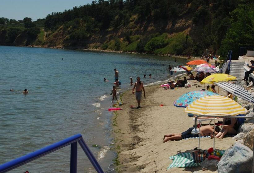 Отель Achillion