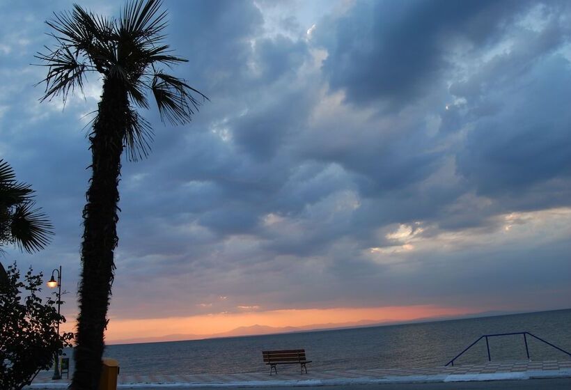 Отель Achillion