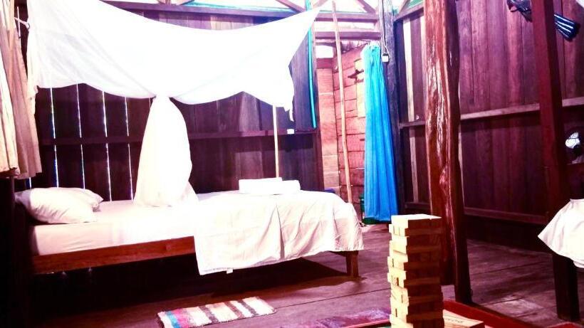 تختخواب و صبحانه Bungalow In The Jungle  Ecolodge Huitoto