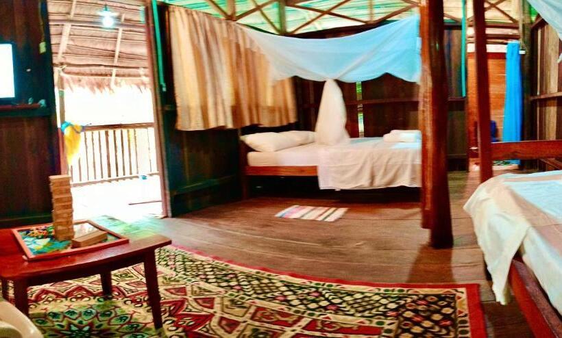 تختخواب و صبحانه Bungalow In The Jungle  Ecolodge Huitoto