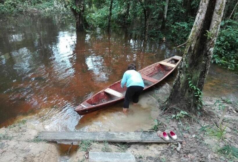 تختخواب و صبحانه Bungalow In The Jungle  Ecolodge Huitoto