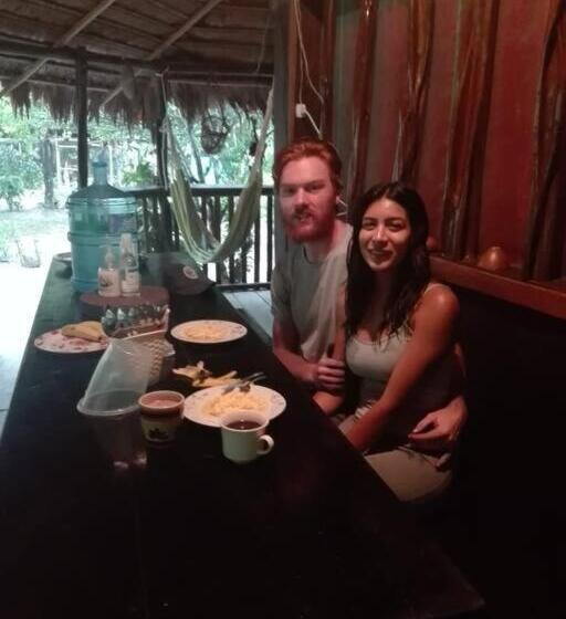 تختخواب و صبحانه Bungalow In The Jungle  Ecolodge Huitoto