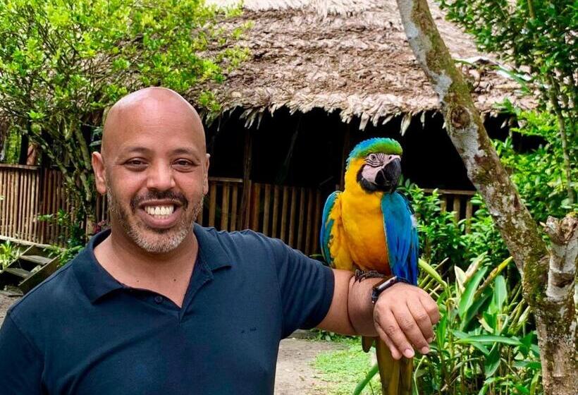 تختخواب و صبحانه Bungalow In The Jungle  Ecolodge Huitoto