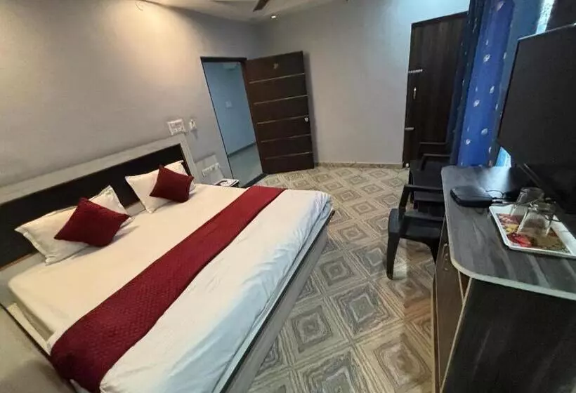 هتل Lakhdatar Palace