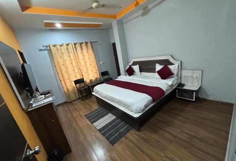 בית מלון כפרי Lakhdatar Palace