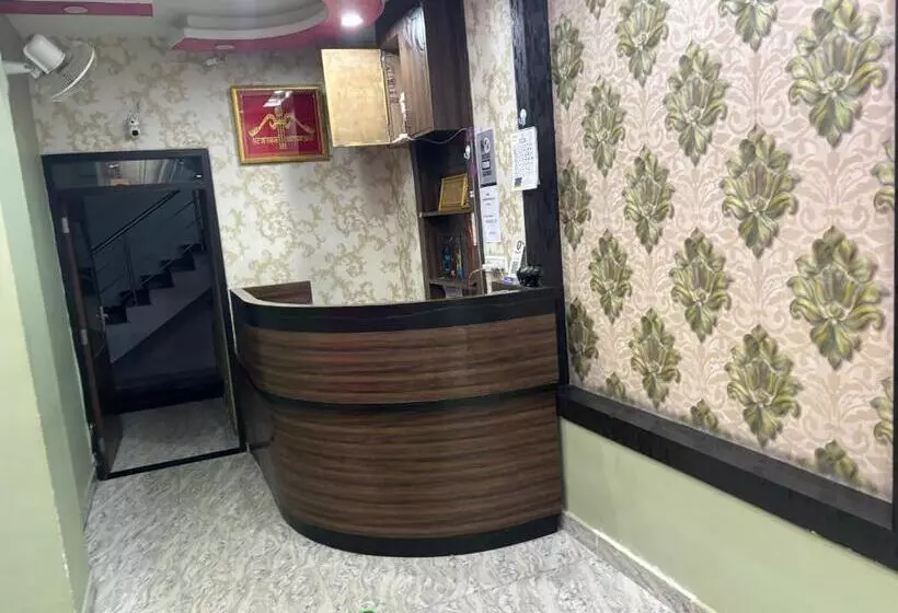 هتل Lakhdatar Palace