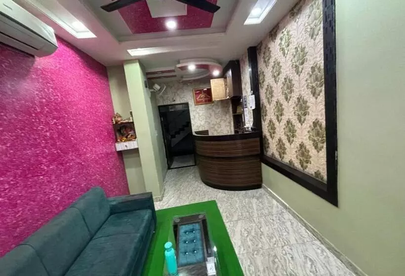 هتل Lakhdatar Palace