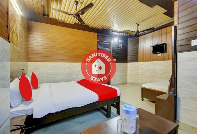 Hotel Oyo 77375  Singh