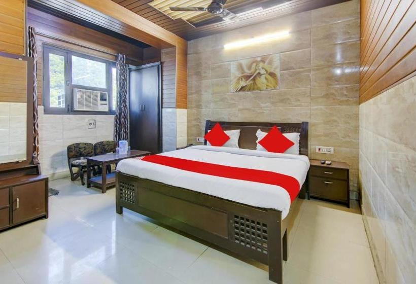 Hotel Oyo 77375  Singh
