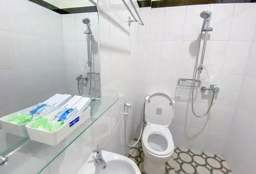 ホテル Reddoorz Syariah At Mitra Guest House