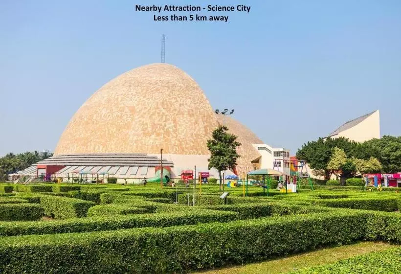 Hotelli Silverkey Executive Stays 77071 Giriraj Stayhub Near Vip Bazaar Naskarhaat