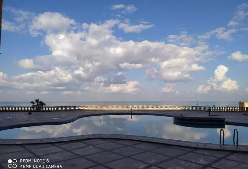 هتل Sea View Resort Alexandria