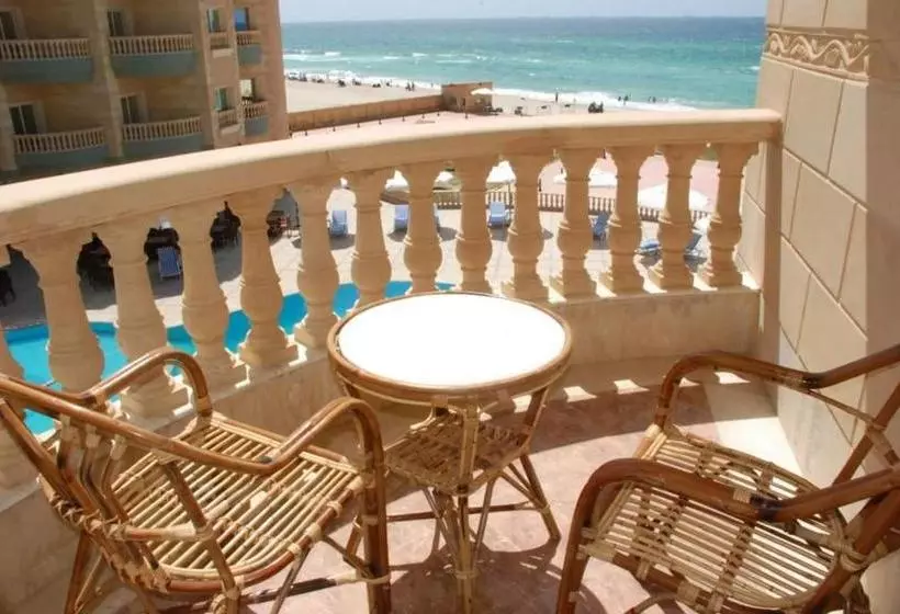 هتل Sea View Resort Alexandria