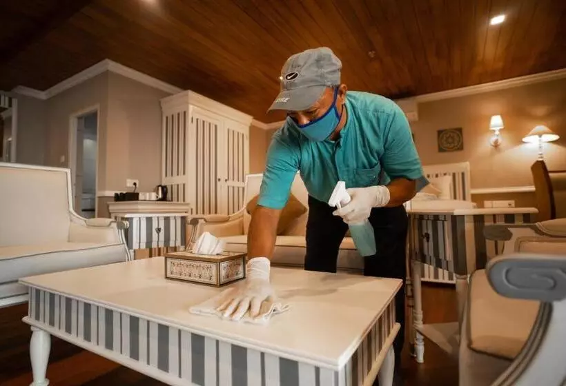 Hotelli State Beach Resort And Spa