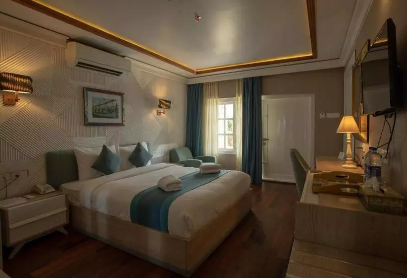 Hotelli State Beach Resort And Spa