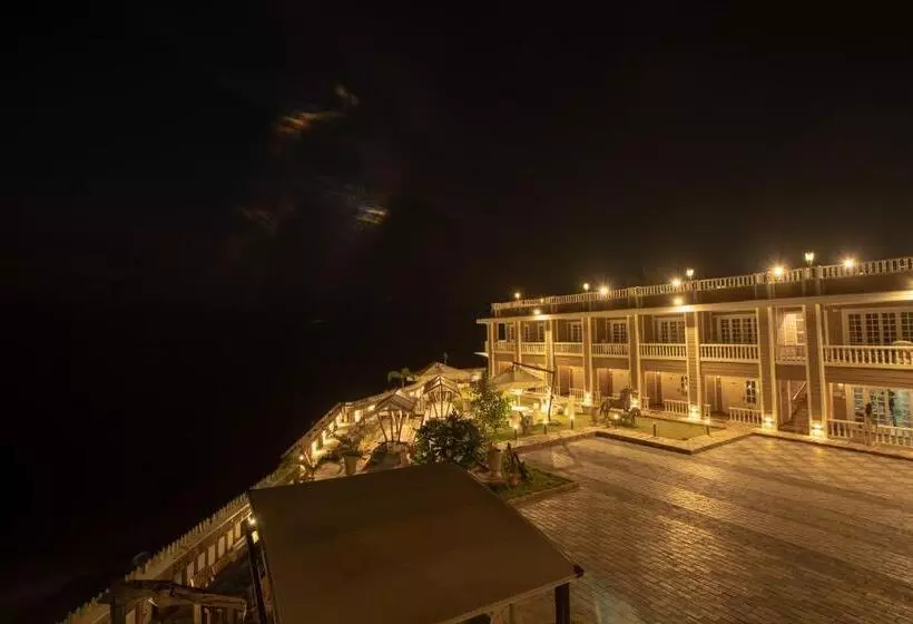 Hotelli State Beach Resort And Spa