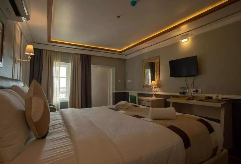 Hotelli State Beach Resort And Spa