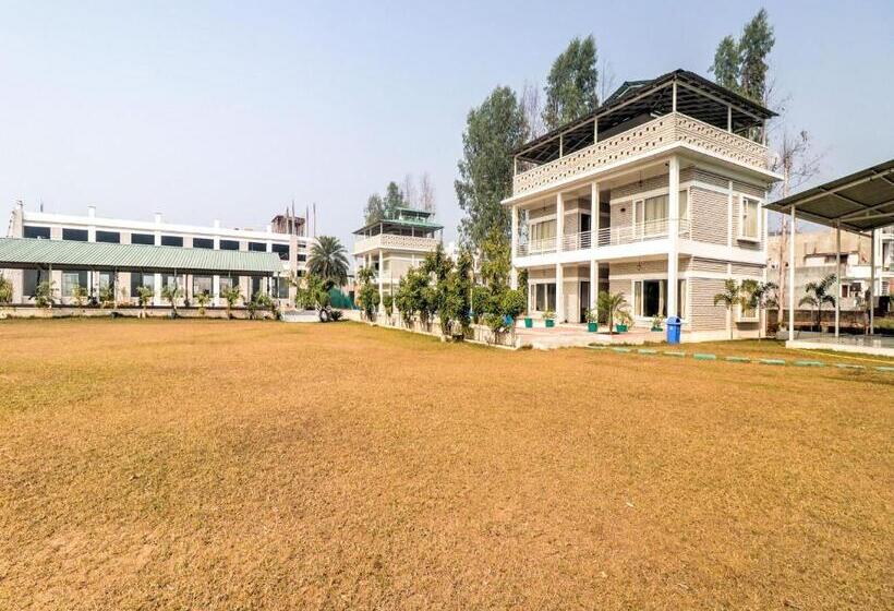 هتل Super Townhouse Amaraa Farms Near Lulu Hypermarket