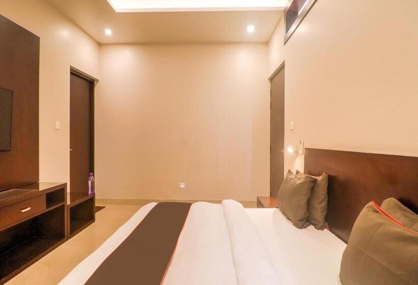 هتل Super Townhouse Amaraa Farms Near Lulu Hypermarket