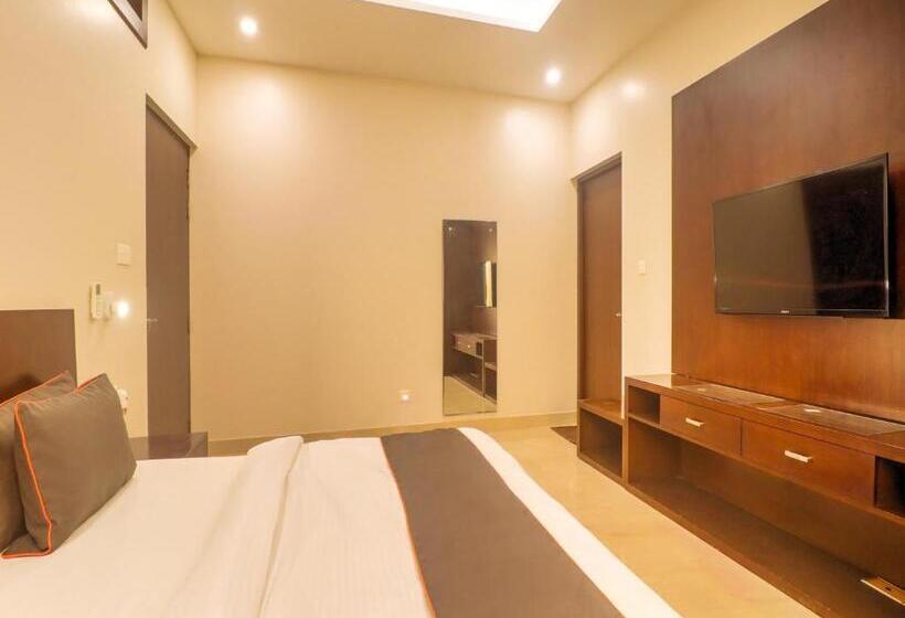 هتل Super Townhouse Amaraa Farms Near Lulu Hypermarket