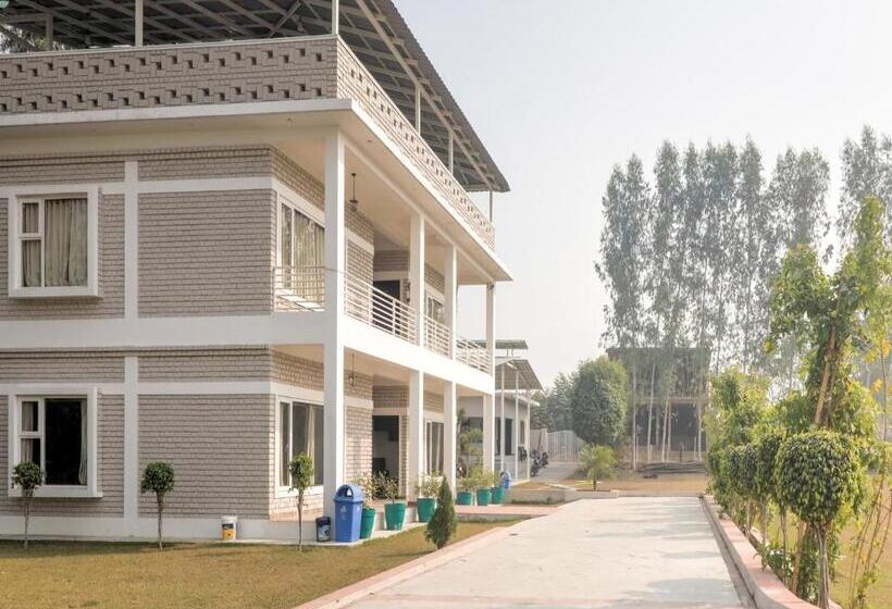 هتل Super Townhouse Amaraa Farms Near Lulu Hypermarket