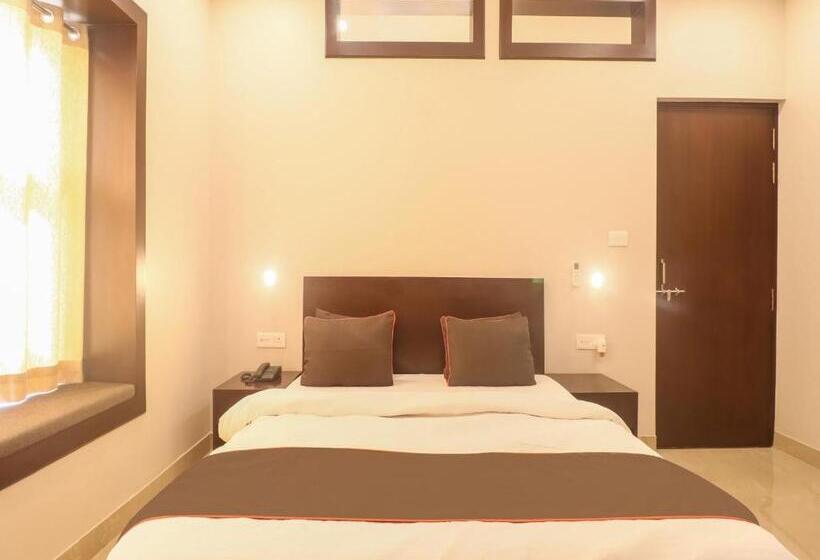 هتل Super Townhouse Amaraa Farms Near Lulu Hypermarket