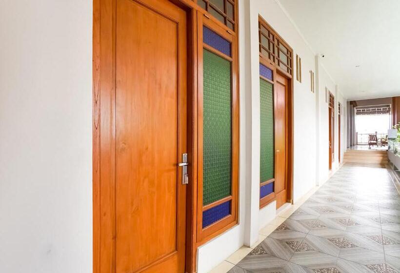 Urbanview Hotel Blok O International By Reddoorz