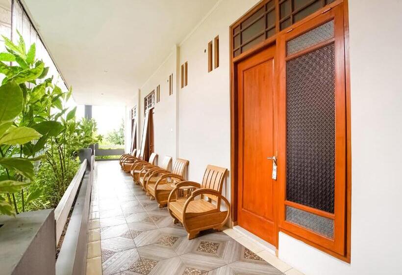 Urbanview Hotel Blok O International By Reddoorz