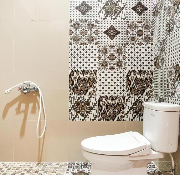 Urbanview Hotel Blok O International By Reddoorz