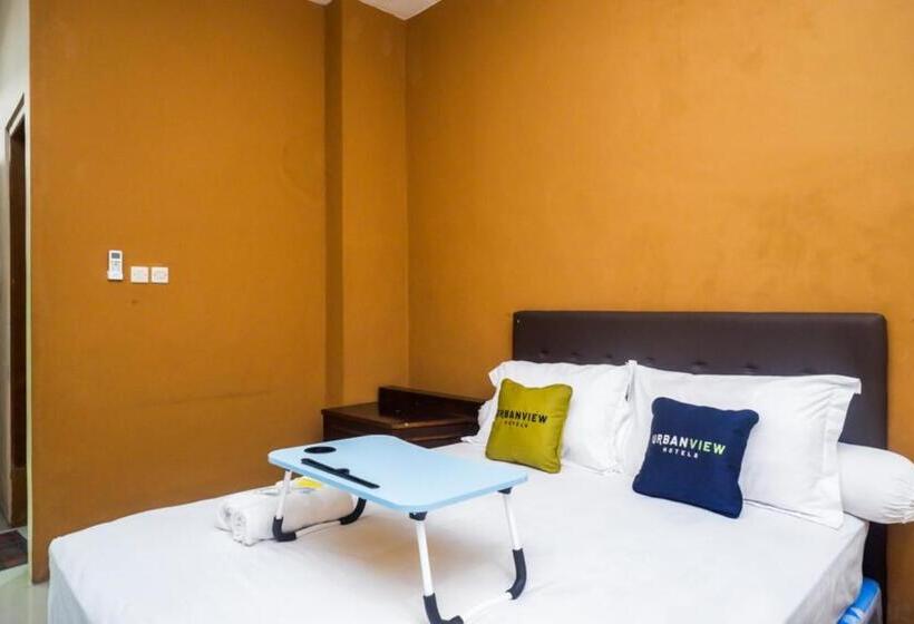 Urbanview Hotel Blok O International By Reddoorz