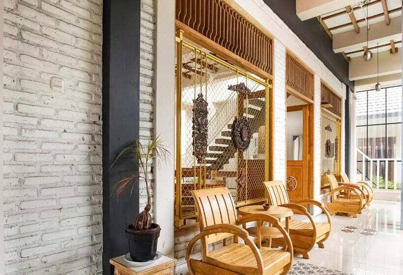 Urbanview Hotel Blok O International By Reddoorz