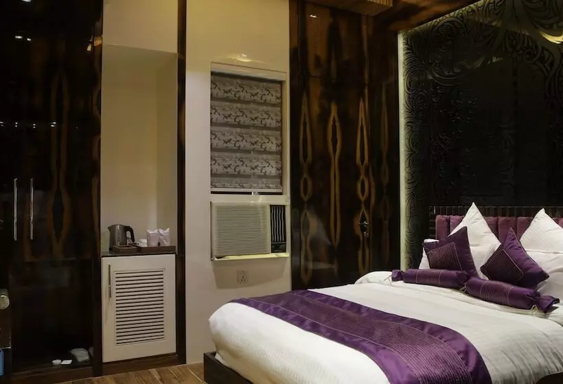 ホテル Shanti Kutir