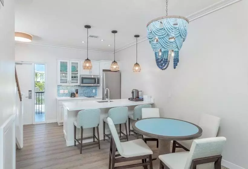 Hotelli The Capitana Key West