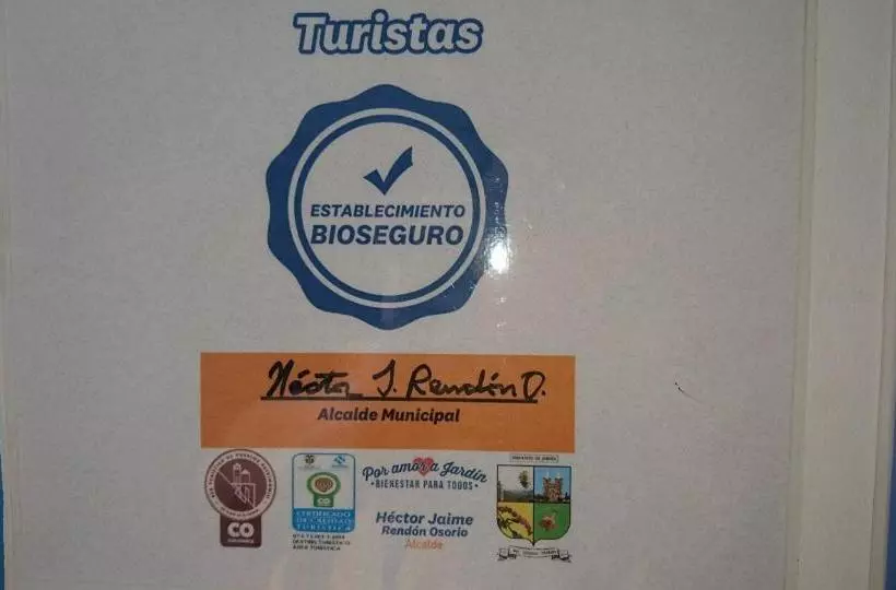 ペンション Hostal Turistas