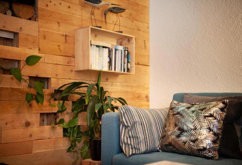 ユースホステル Room's Chez Beni