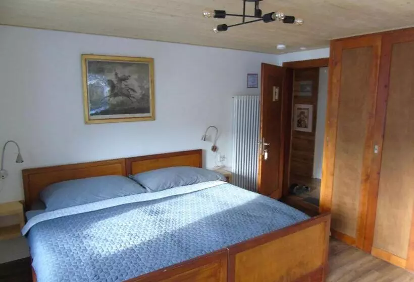 Retkeilymaja Room's Chez Beni