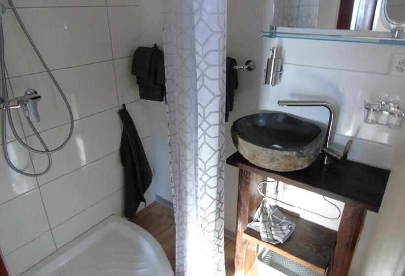 ユースホステル Room's Chez Beni