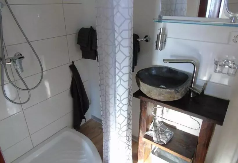 Retkeilymaja Room's Chez Beni