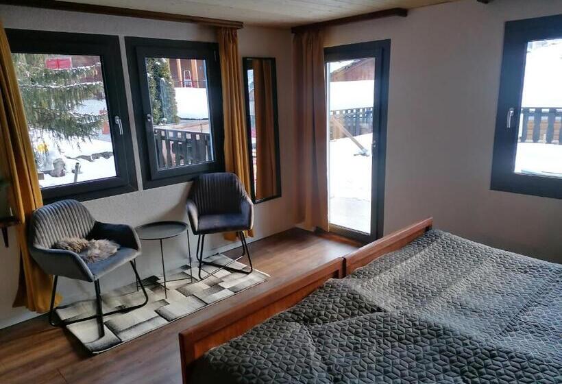 ユースホステル Room's Chez Beni