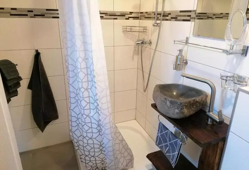 Retkeilymaja Room's Chez Beni